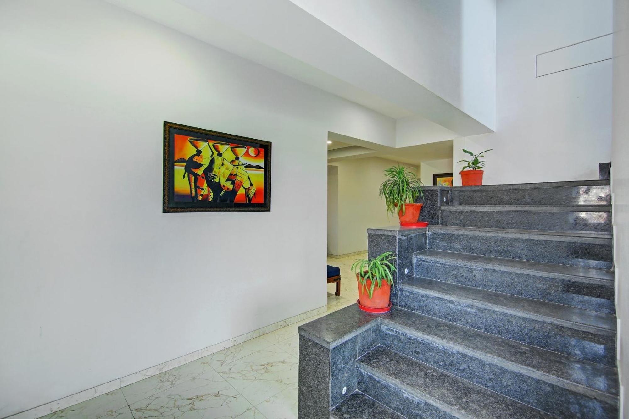 Super Townhouse Geetanjali Inn Gurgaon Ngoại thất bức ảnh